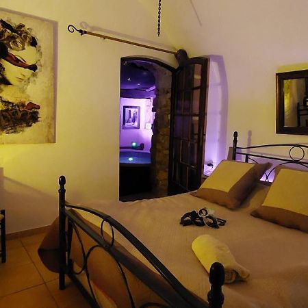 Chambre Love Romantique Avec Spa Privee 칼비 외부 사진
