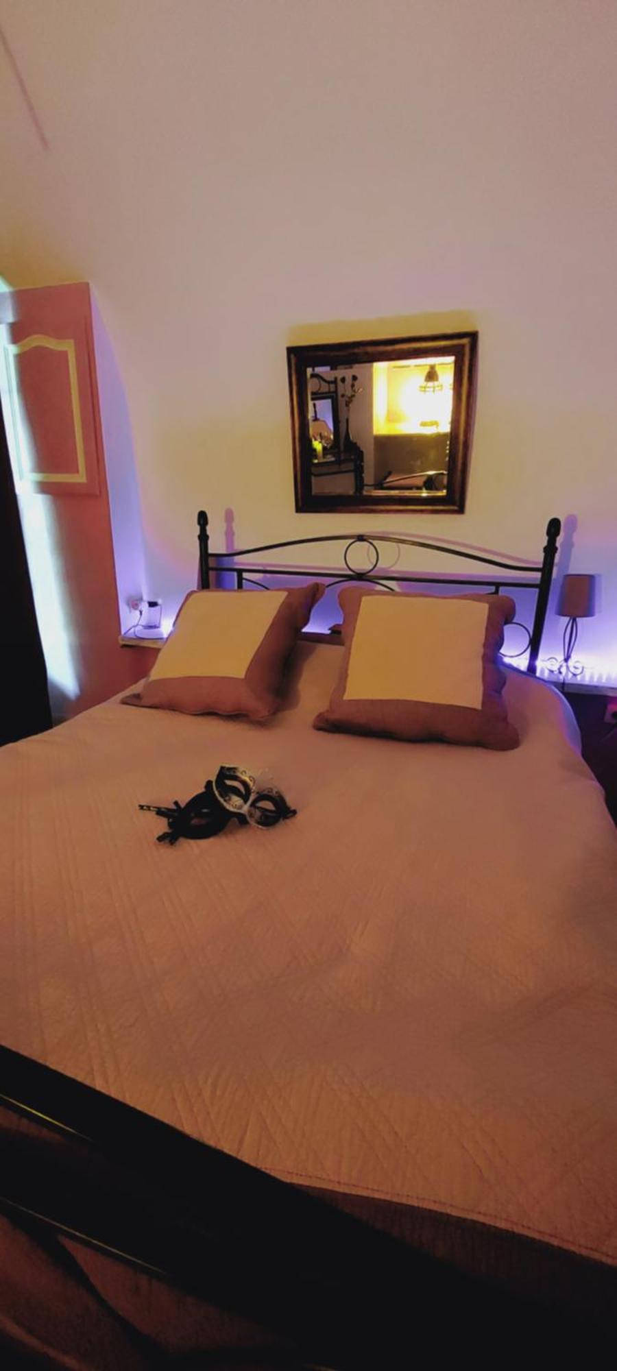 Chambre Love Romantique Avec Spa Privee 칼비 외부 사진